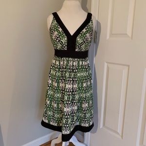 V-neck Sleeveless Dress